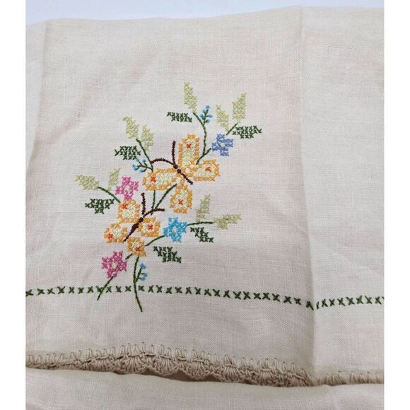 Vintage Linen Hand-Embroidered Floral Table Decor Set Of 2 With Crochet Edges - Picture 2 of 6